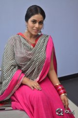 Poorna at Jayammu Nischayammu Raa Movie Song Launch